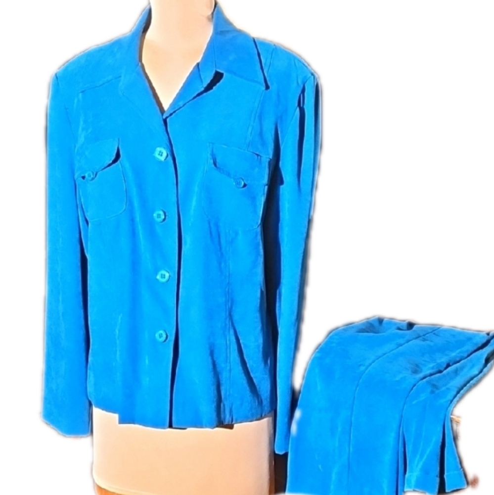 IT IS A DAMN PANT SUIT!